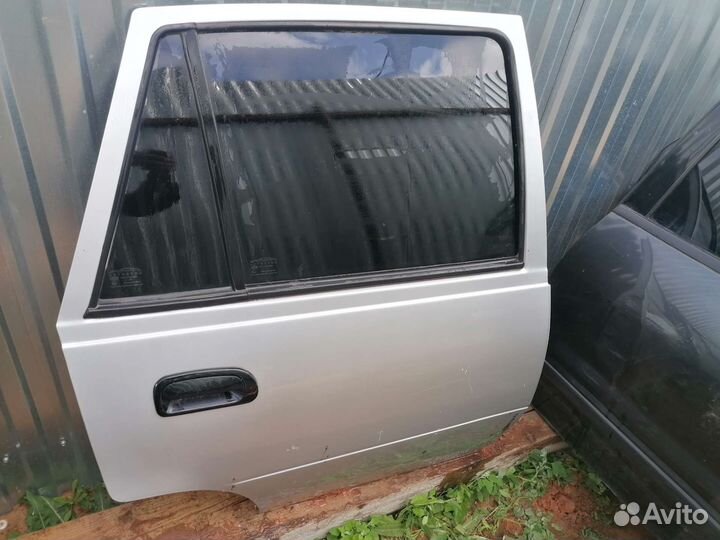 Только задняя правая Daewoo nexia дверь