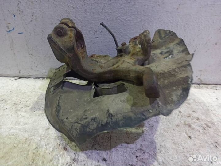 Кулак передний правый бмв