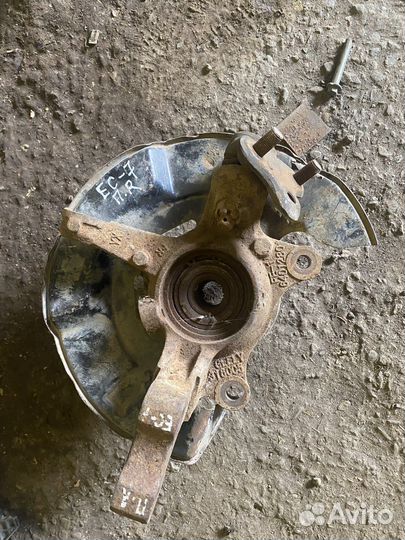 Поворотный кулак левый kia spectra