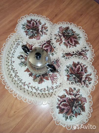 Сахарница и набор для сервировки, подстаканник