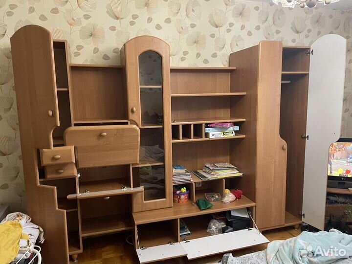 Стенка в гостиную б/у