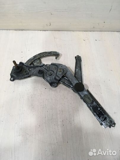 Стеклоподъемник передний левый BMW E36