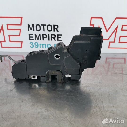 Замок двери передний Hyundai H-1 Starex F6 VAN