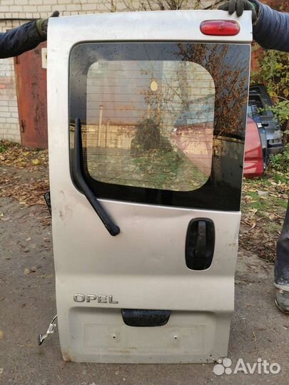 Дверь задняя левая Opel Vivaro