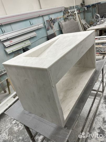 Раковина из искусственного камня