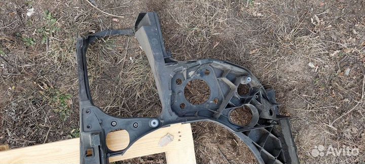 Рамка радиатора Audi A4 (8E B7) 2005-2008