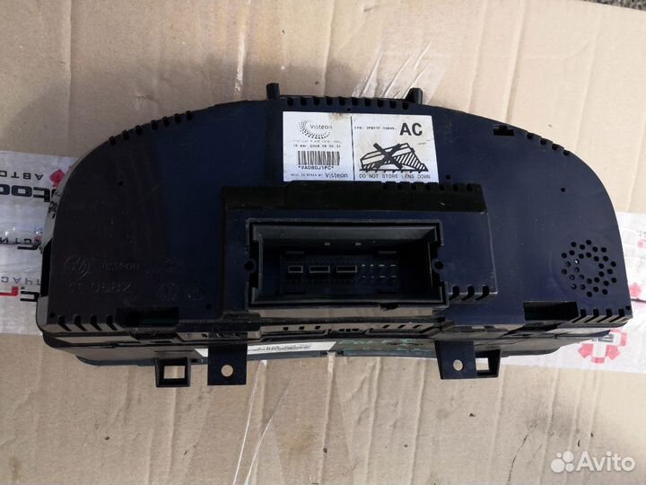 Панель приборов Volkswagen Golf 5