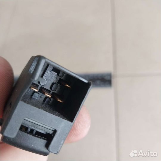 Кнопка стеклоподъемника Volkswagen Passat B5