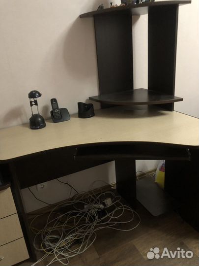 Стол угловой