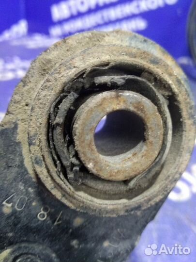 Рычаг задний нижний правый Ford Focus 2 седан 2008