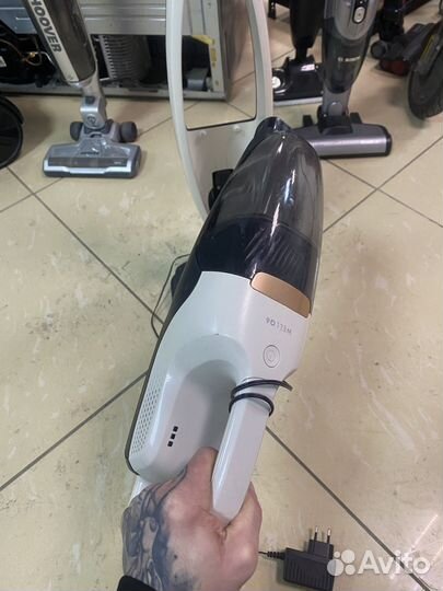 Вертикальный пылесос Electrolux WQ61-44SW