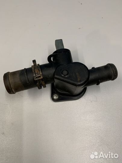 Фланец системы охлаждения Skoda Octavia A5