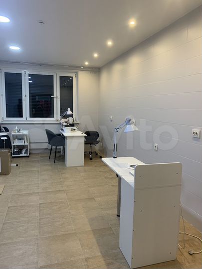 Рабочее место мастера маникюра, 18 м²