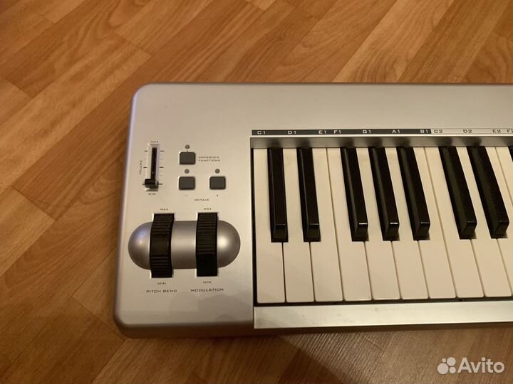 Клавиши M-audio 61 es