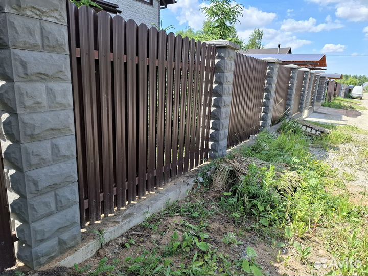 Забор из металлического штакетника двустороний1,7м