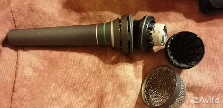 Микрофон вокальный динамический AKG D330 BT MarkII