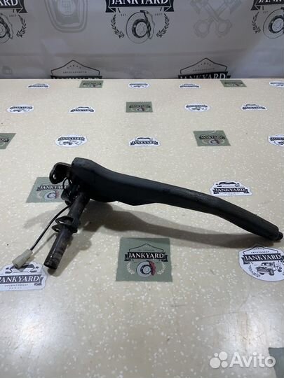 Ручник рычаг тормоза Mitsubishi Space Wagon