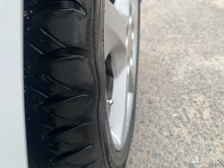 Viatti Strada Asimmetrico V-130 225/45 R17