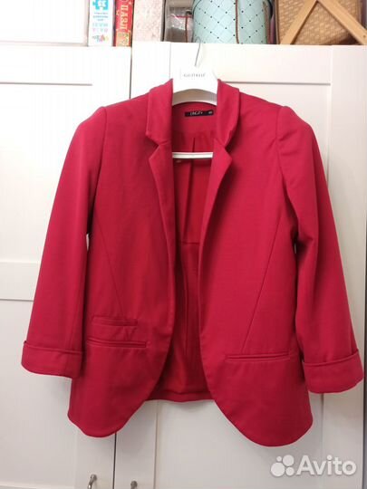 Женский красный пиджак