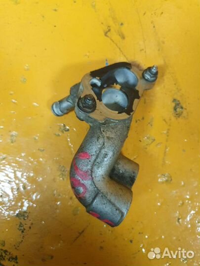 Флянец водяной водоотвод 2.5 VQ25 DE J32 nissan