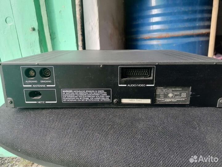 Видеомагнитофон toshiba