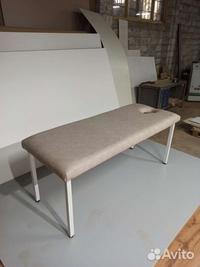 Массажная кушетка