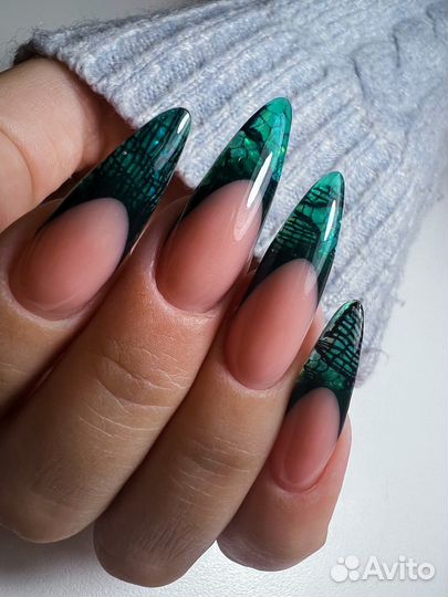 Маникюр с покрытием гель-лаком