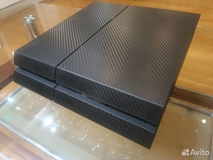 Sony playstation 4 1TB + 2 джоя+ Игры