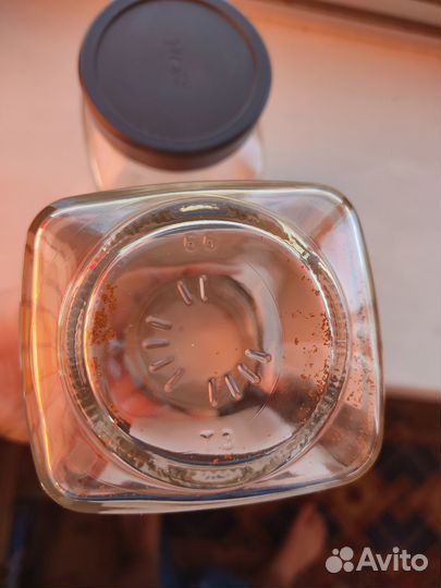 Отдам банки от кофе с пластиковой крышкой