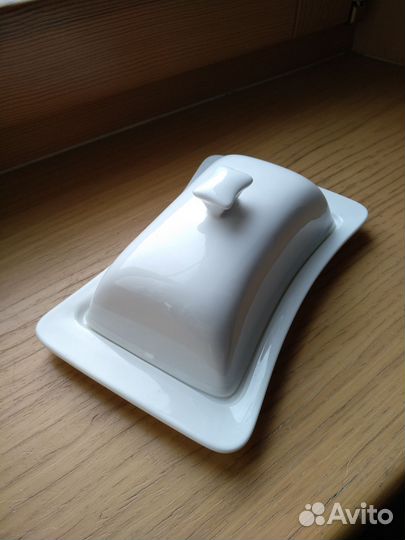 Масленка с крышкой из керамики