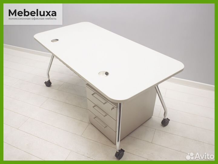 Рабочее место Vitra: стол мобильный и тумба