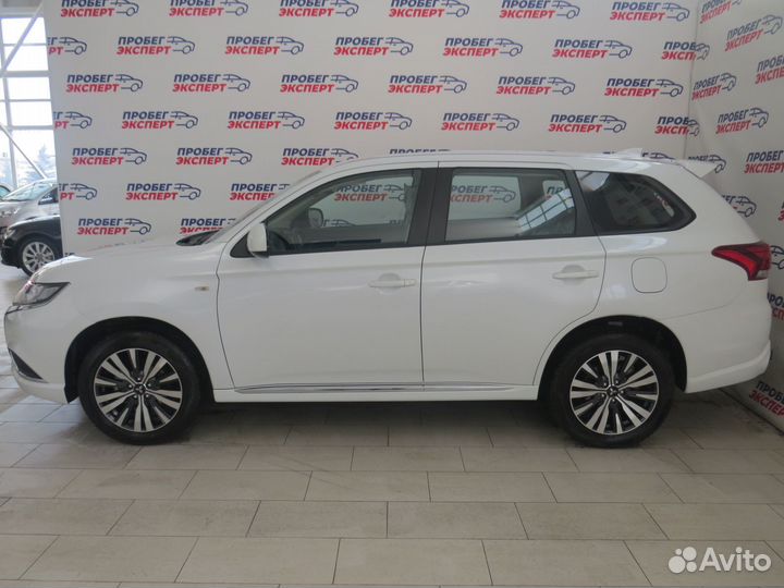 Mitsubishi Outlander 2.0 CVT, 2022, 20 км