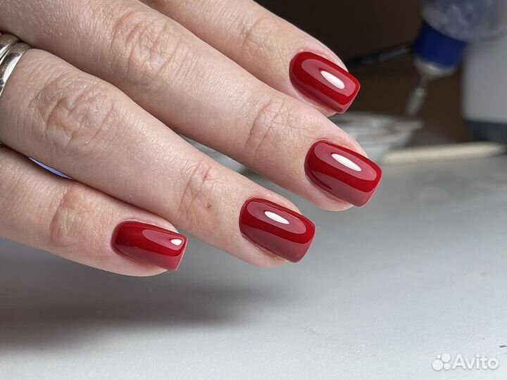 Маникюр и педикюр