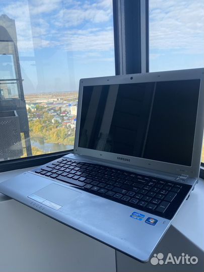 Ноутбук Samsung RV520