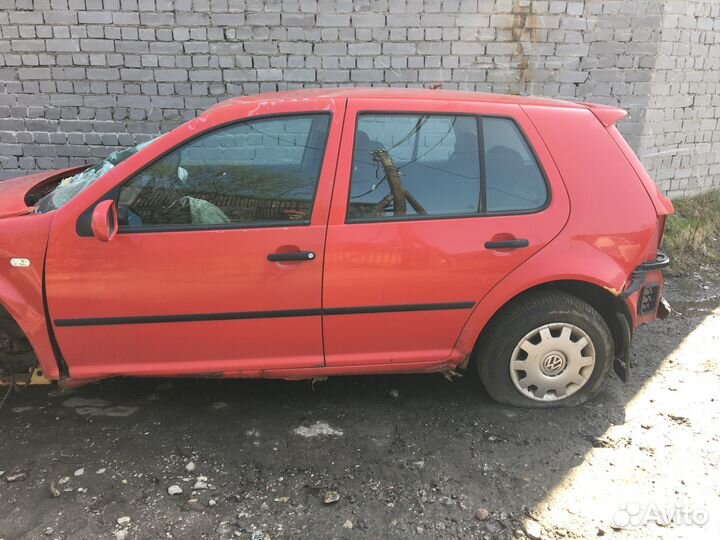 8 В наличии запчасти на volkswagen Golf 4
