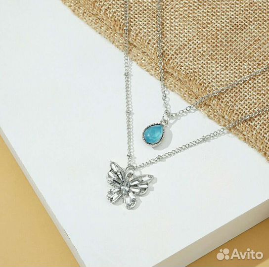 Двуслойная цепочка с подвеской бабочкой