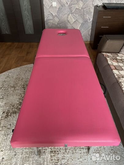 Кушетка косметологическая. Стол массажный