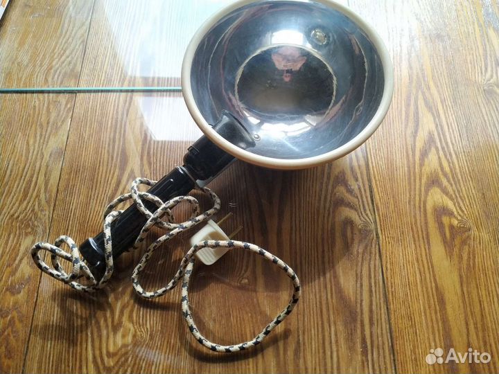 Рефлектор, (лампа медицинская)