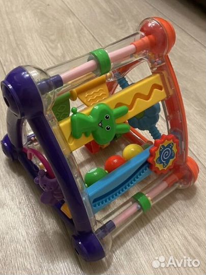 Развивающие игрушки / игровой центр / треугольник
