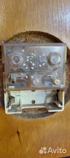 Часы настенные Янтарь. Кварц. СССР