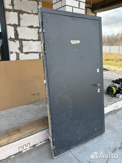 Дверь мераллическая