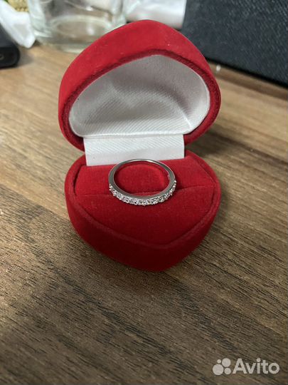 Серебряное кольцо с фианитом