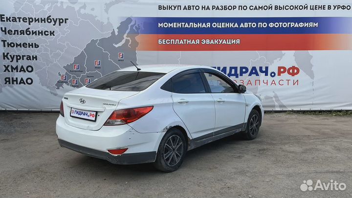 Кронштейн двигателя правый Hyundai Solaris (RB) 21825-3X000