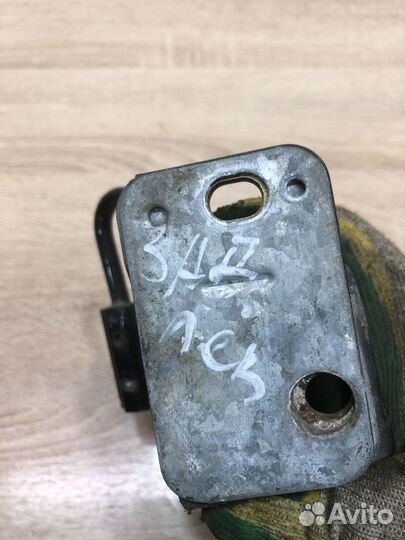 Петля двери задняя левая нижняя Ауди A4 B6