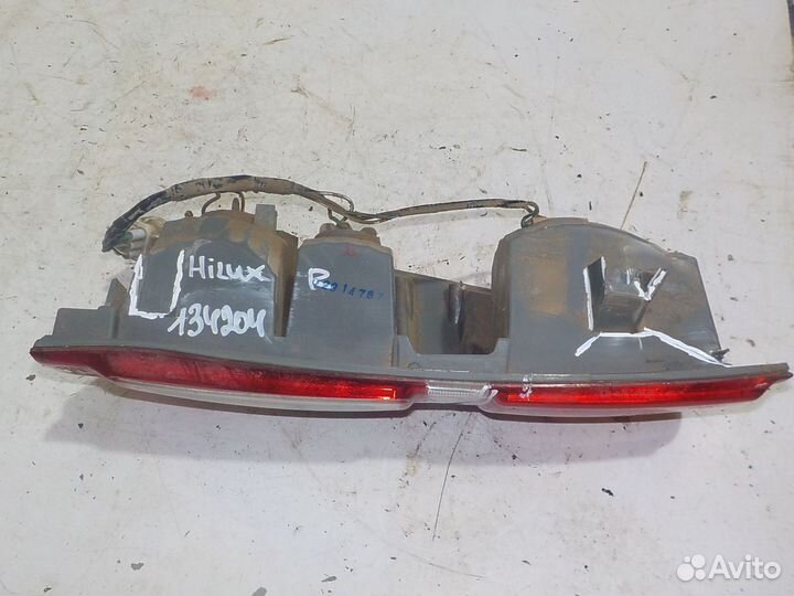 Фонарь задний правый Toyota Hilux