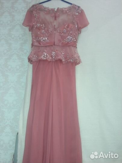 Вечернее платье