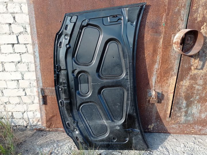 Продам капот на Рено Логан