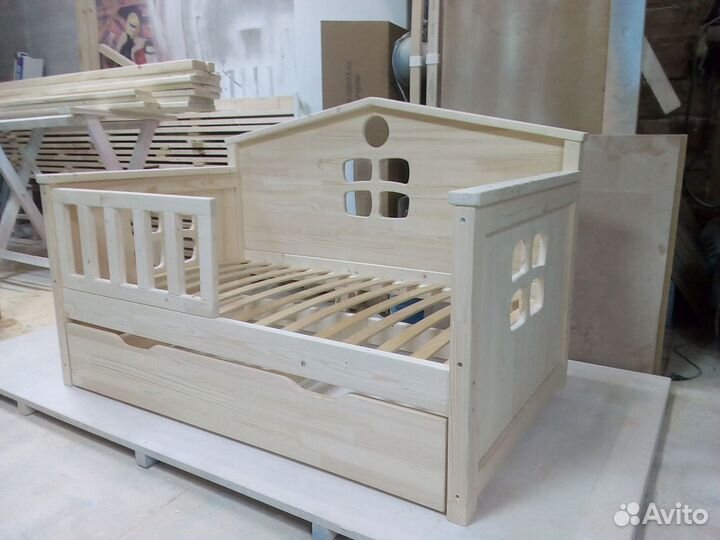 Детская кровать из массива экстра сорта