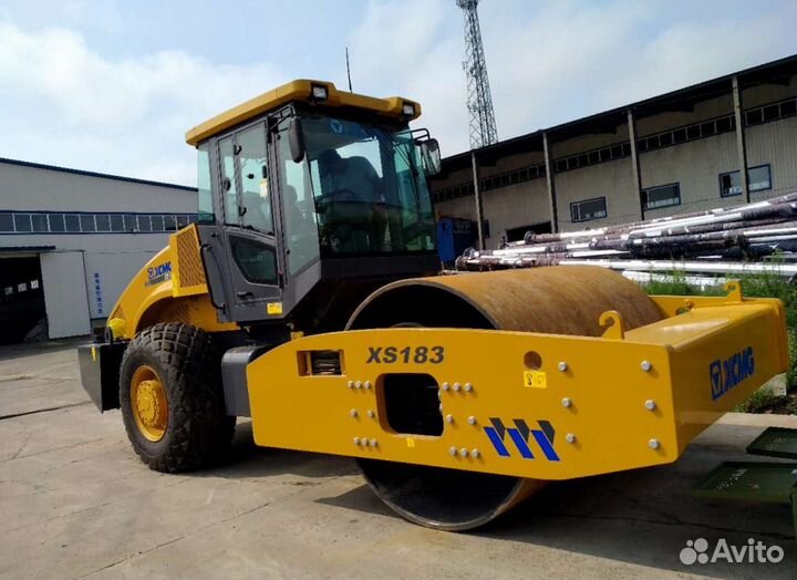 Машинист на грунтовый каток