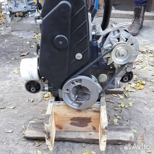 Двигатель ваз 11113 (карбюраторный)